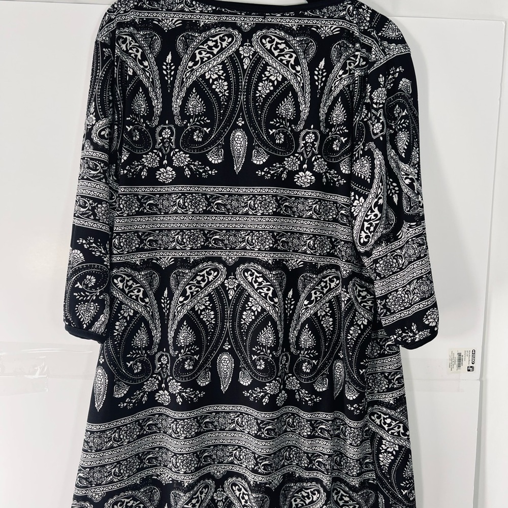 Black and White Paisley Blouse - Picture 8 of 10